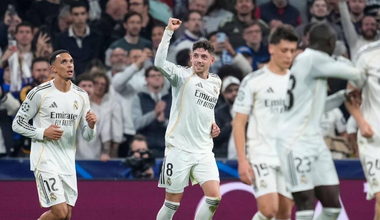 足球即時比數直播-欧冠惨案！巴尔韦德戴帽，皇马吊打曼城，一只脚踏进八强